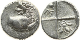 Thrakien 
Thrakischer Chersones. Chersonesos
Halb-Siglos (Hemidrachme)
um 386-338 v.Chr
Kardia oder Agora.

Vs: Löwenvorderteil n. r. mit umgewa...