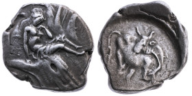 Kreta 
Gortyna
Stater
nach 430 v.Chr

Vs: Europa sitzend n. r. auf Baum
Rs: Stier n.r. mit umgewandtem Kopf

Material: Silber 

Größe: 28.0m...