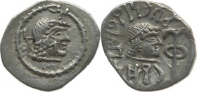 Arabien 
Himyariten
Tharan Yahub, 220-225
'Einheit'

Raidan

Vs: Kopf n. r. in Perlkreis, links Monogramm
Rs: Kopf n. r., rechts Zepter, Umsch...