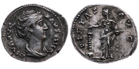 Römer 
Kaiserreich
Faustina Mater (Gemahlin des Antoninus Pius), gest. 140
Denar
nach 141
Rom

Vs: Drapiertes Brustbild n. r., Umschrift DIVA A...