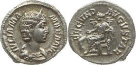 Römer 
Kaiserreich
Iulia Mamaea (Mutter des Severus Alexander), gest. 235
Denar

Rom

Vs: Drapiertes Brustbild mit Diadem n. r., Umschrift IVLI...