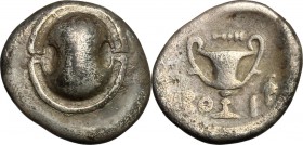 Continental Greece. Boeotia. Federal Coinage. AR Hemidrachm, 395-340 BC. D/ Boiotic shield. R/ Kantharos; above, club; to right, grapes. SNG Cop. 174....