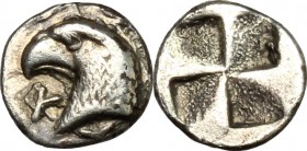Greek Asia. Aeolis, Kyme. AR Hemiobol, 450-400 BC. D/ Head of eagle left. R/ Incuse square with windmill patterns. SNG Cop. 31. AR. g. 0.49 mm. 8.00 V...