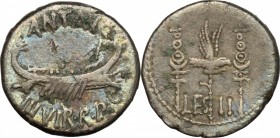Mark Antony. AR Denarius, 32-31 BC. D/ Praetorian galley right. R/ LEG II. Legionary eagle between two standards. Cr. 544/14. AR. g. 3.48 mm. 18.00 To...