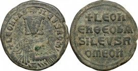 Leo VI, the Wise (886-912). AE Follis, Constantinople mint, 886-912. D/ Bust facing, crowned. R/ Inscription in four lines. DOC 8. Sear 1729. AE. g. 8...