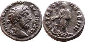 Marcus Aurelius (161-180) Denarius. Obverse: Bust of Emperor. Reverse: Marcus Aurelius, veiled, standing left sacrificing at tripod.

Weight:18mm 2,...
