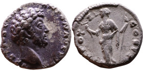 Marcus Aurelius (161-180) Denarius. Obverse: Bust of Emperor. Reverse: Marcus Aurelius, veiled, standing left sacrificing at tripod.

Weight:16mm 3,...