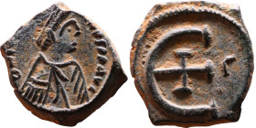 Justinian I (527-565) Pentanummium. Obverse: DN IVSTINIANVS PP AVG, diademed, draped, and cuirassed bust right Reverse: Large E

Weight:15mm 2,56g