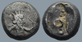 ACHAEMENID EMPIRE. Time of Artaxerxes II to Artaxerxes III (Circa 375-340 BC). Sardes.
AR Siglos (15,1mm 4,9g)
Obv: Persian king in kneeling-running...