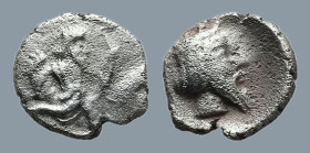 PERSIA. Achaemenid Empire. Uncertain mint (Cilicia?). Uncertain king (500-400 BC.)
AR Tetartemorion (5,1g 0,16g)
Obv: Persian king or hero in kneeli...