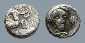 PERSIA. Achaemenid Empire. Time of Artaxerxes II to Darius III (375-330 BC)
AR Tetartemorion (5mm 0,17g)
Obv:Persian king or hero, wearing kidaris a...