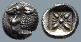 IONIA. Miletos. (Late 6th-early 5th centuries BC).
AR Diobol (10,3mm 1,14g)
Obv: Forepart of lion right, head left.
Rev: Stellate floral design; al...
