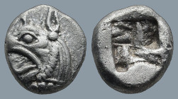 IONIA. Phokaia. (Circa 521-478 BC).
Hemidrachm or Triobol (9,8mm 1,56g)
Obv: Head of griffin left.
Rev: Rough incuse square.
SNG Keckman 300; SNG ...