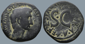 Augustus (27 BC-14 AD). Rome. L Naevius Surdinus, moneyer.
AE As (26,8mm 10,1g)
Obv: CAESAR AVGVSTVS TRIBVNIC POTEST. Bare head right
Rev: L SVRDIN...