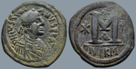 Justinian I (527-565 AD). Nicomedia
AE Follis (31,7mm 17g)
Obv: DN IVSTINIANVS P P AVG. Diademed, draped and cuirassed bust right
Rev: Large M, Cro...
