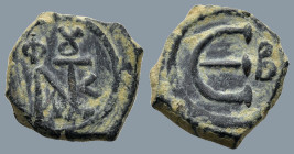 Justin II (565-578 AD). Constantinople
AE Pentanummium (15.4mm 2,3g)
Obv: Monogram of Justin II
Rev. Large E; to right, B
SB 363