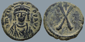 Tiberius II (AD 578-582). Constantinople
AE Decanummium (20,6mm 4,6g)
Obv: DM TIB CONTAN PP AVI. Crowned, draped and cuirassed bust facing
Rev: Lar...