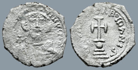 Constans (641-668 AD). Constantinople
AR Hexagram (23,8mm 3,4g)
Obv: δ N CONSTANTINЧS P P AЧ. Crowned and draped bust facing, holding globus crucige...