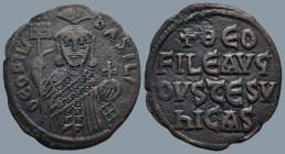 Theophilus (829-842 AD). Constantinople
AE Follis (25,7mm 6,9g)
Obv: ΘEOFIL BASIL. Crowned half-length bust of Theophilus facing, holding labarum an...