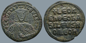 Leo VI the Wise (886-912 AD). Constantinople
AE Follis (27,5mm 7,1g)
Obv: + LЄOҺЬAS-ILЄVSROM. Crowned and draped bust facing, holding akakia
Rev: +...