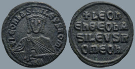 Leo VI the Wise (886-912 AD). Constantinople
AE Follis (25,1mm 7,5g)
Obv: + LЄOҺЬAS-ILЄVSROM. Crowned and draped bust facing, holding akakia
Rev: +...