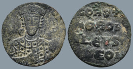 Constantine VII Porphyrogenitus (AD 913-959). Constantinople
AE Follis (22,3mm 4,4g)
Obv: + COҺST ЬASIL ROM' Crowned bust of Constantine facing, hol...