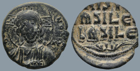 Anonymous Follis. Time of Basil II with Constantine VIII (976-1025.AD). Constantinople
AE Follis (23,6mm 5,3g)
Obv: Nimbate bust of Christ facing, w...