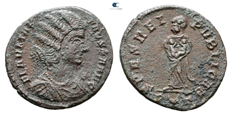 Fausta AD 324-326. Ticinum
Follis Æ

19 mm, 2,97 g



Nearly Very Fine