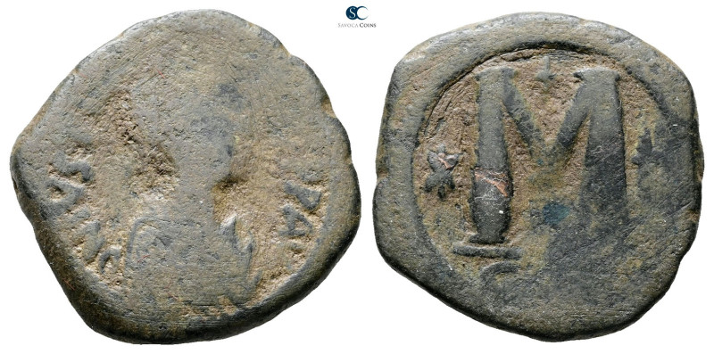 Justinian I AD 527-565. Constantinople
Follis or 40 Nummi Æ

32 mm, 16,25 g
...