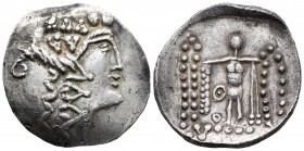 Imitación Celta. Thasos. Tetradracma. Hacia 148 a.C. Anv.: Cabeza de Dionisos joven a derecha. Rev.: Hércules en pie con clava a izquierda, alrededor ...