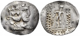 Imitación Celta. Thasos. Tetradracma. Hacia 148 a.C. Anv.: Cabeza de Dionisos joven a derecha. Rev.: Hércules en pie con clava a izquierda, alrededor ...
