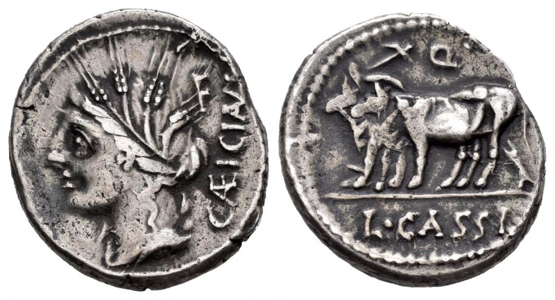 Cassia. Denario. 102 a.C. Roma. (Ffc-555). (Cal-409). Anv.: Cabeza laureada de e...