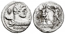 Cornelia. Denario. 100 a.C. Roma. (Ffc-618). (Craw-329-1b). (Cal-479). Anv.: Busto con maza en el hombro de Hércules visto por la espalda con letra F ...