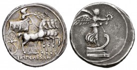 Augusto. Denario. 29-27 d.C. Roma. (Ffc-90). (Ric-264). Anv.: Victoria a derecha sobre proa. Rev.: Augusto con rama de laurel en cuadriga a derecha, e...