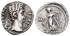 Augusto. Denario. 14 d.C. Lugdunum. (Spink-1611). (Ric-171a). (Ffc-111). Anv.: AVGVSTVS DIVI F. Cabeza desnuda a derecha. Rev.: IMP X / ACT. Apolo en ...