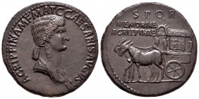 Agripina. Sestercio. 37-41 a.C. Roma. (Spink-1827). (Ric-55). Anv.: AGRIPPINA MF MAT C CAESARIS AVGVSTI. Busto de Agripina a derecha. Rev.: SPQR MEMOR...