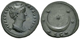 Faustina Madre. Dupondio. 142 d.C. Roma. (Spink-4658). (Ric-1200). (Ch-276). Rev.: SC. Creciente rodeado de siete estrellas. Ae. 8,81 g. Campos suaviz...