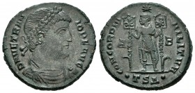 Vetranio. Mariorina. 350 d.C. Tesalónica. (Ric-131). Rev.: CONCORDIA MILITVM. El emperador en pie con dos Cristogramas, en el campo A-B y en exergo TS...