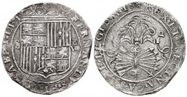 Fernando e Isabel (1474-1504). 8 reales. Sevilla. (Cal-185). Ag. 24,96 g. Escudo entre S y VIII y en reverso ensayador d cuadrada. Leyendas completas....