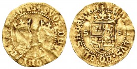 Fernando e Isabel (1474-1504). 1/2 castellano. Sevilla. (Cal-104 variante). (Tauler-4 similar). Au. 2,26 g. Escudo entre S-S. Variante por acabar el e...