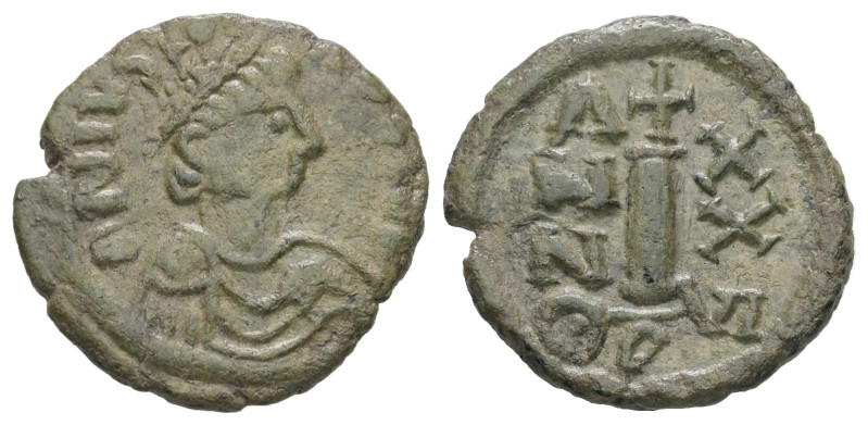 Justinian I. AD. 527-565. AE Decanummium. 2.43 g. - 17.87 mm. Perugia.
Obv.: DNI...