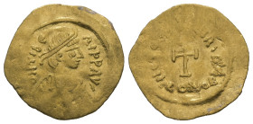 Maurice Tiberius, AD. 582-602. AV Tremissis. 1.44 g. - 17.55 mm. Constantinople.
Obv.: D N TibЄ-RI P P AVC. Pearl diademed, draped, cuirassed bust rig...