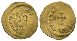 Maurice Tiberius, AD. 582-602. AV Tremissis. 1.46 g. - 16.30 mm. Constantinople.
Obv.: D N TibЄ-RI P [P AVC]. Pearl diademed, draped, cuirassed bust r...