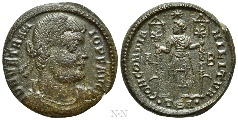 VETRANIO (350). Ae. Thessalonica. 

Obv: D N VETRANIO P F AVG. 
Laureate, dra...
