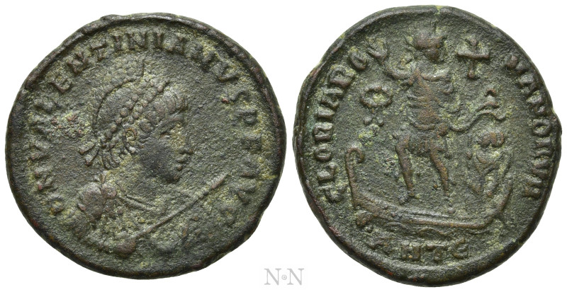 VALENTINIAN II (375-392). Ae. Antioch. 

Obv: D N VALENTINIANVS P F AVG. 
Hel...