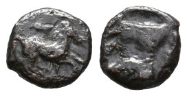 Sicily, Panormos as Ziz, c. 317-280 BC. Æ (18.5mm, 1.64g). Horse galloping r.; barleycorn above. R/ Forepart of man-headed bull r. CNS I, 10; HGC 2, 1...