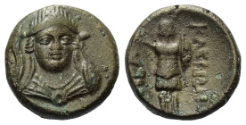 Lukanien. Herakleia.

 Bronze. Ca. 280 - 150 v. Chr.
Vs: Büste der Athena mit attischem Helm in Dreiviertelansicht rechts; im Feld rechts Stierkopf...