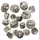 Griechische Münzen - Lots.


Unter anderem: Korinth (Korinthia).

Lot (18 Stück, Silber): verschiedene Nominale; 5. - 4. Jhdt. v. Chr.

Sehr sc...