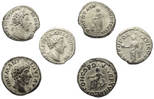 Römische Münzen - Lots. Kaiserzeit.


Lot (3 Stück, Silber): Denare des Marcus Aurelius (161 - 180 n. Chr.).

Ein Stück mit Patina, sehr schön.
...