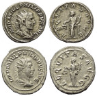 Römische Münzen - Lots. Kaiserzeit.


Lot (2 Stück, Silber): Antoniniane des Philippus I. Arabs (244 - 249 n. Chr.).

Sehr schön.

Verkauft wie...